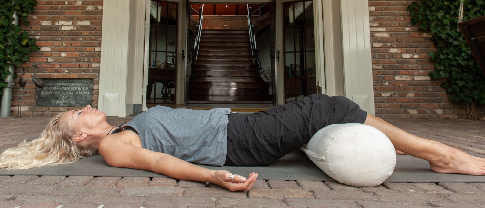 Yoga Nidra: Even schaamteloos niets doen (en nee, dat is géén grap)